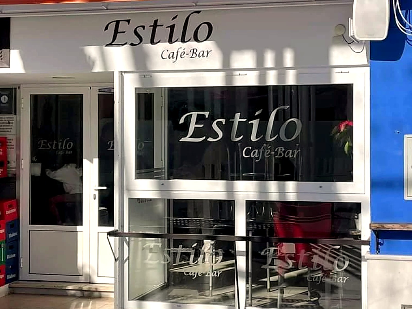 Fachada de Estilo Café Bar en Almonte