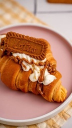 Croissant Lotus