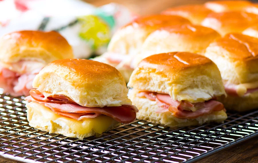Mini bocadillo cumple jamón